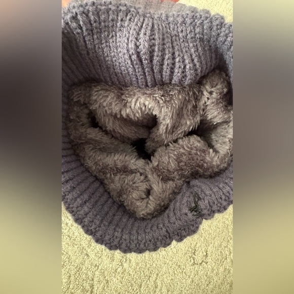 Cozy Woman’s Knit Beanie Set - Pink and Gray - Picture 4 of 7